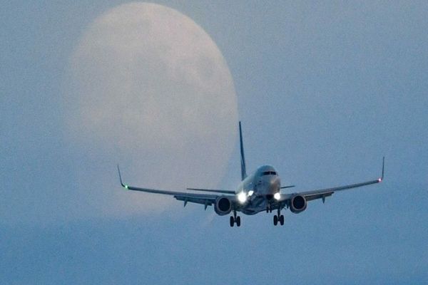 Cel mai mare operator aerian low cost din Europa a anunţat că va reduce programul zborurilor de iarnă