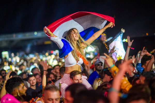 Guvernul scumpește biletele la festivaluri și concerte