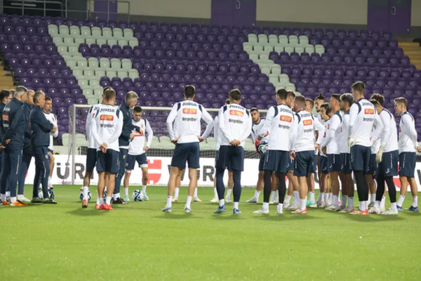 Naţionala a făcut antrenamentul oficial pentru meciul cu Belarus. FRF: Gazonul se prezintă în condiţii proaste