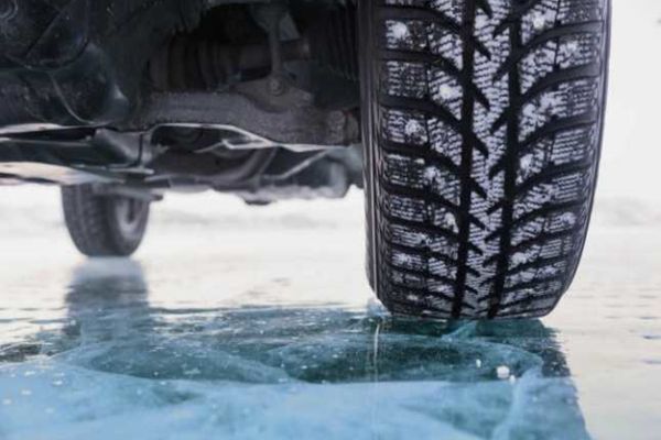 Cod galben de fenomene severe imediate: zonele afectate de ceață, chiciură și polei. INFOTRAFIC: cum se circulă în țară