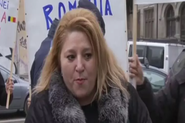 Diana Șoșoacă, delir total după eșecul protestului din Piața Constituției. Senatoarea amenință jurnaliștii cu pușcăria