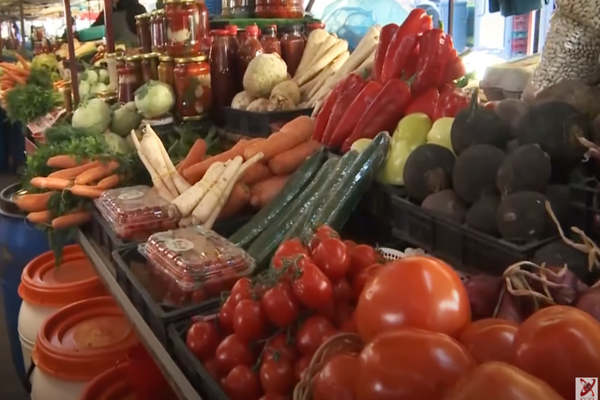 CÂT DE NATURALE SUNT DOUĂ DINTRE CELE MAI APRECIATE ȘI CONSUMATE LEGUME DE SEZON