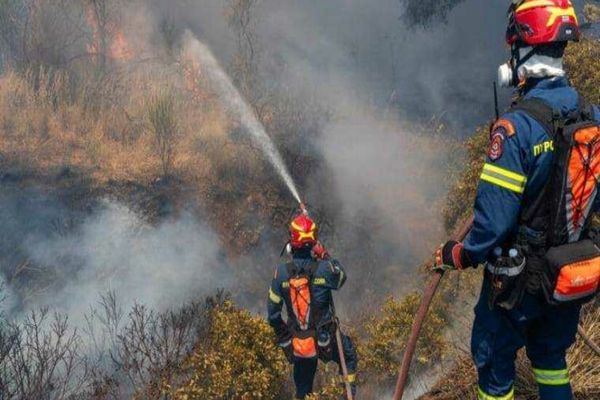 AVERTISMENT PENTRU ROMÂNII DIN GRECIA, ȚARĂ CUPRINSĂ DE ZECI DE INCENDII DE VEGETAȚIE
