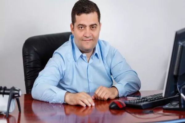 TĂNASE STAMULE: ADRIAN CÂCIU, FĂURITORUL DE GĂURI NEGRE BUGETARE, ÎȘI DĂ CU PĂREREA DESPRE PROGRAMUL PNL FĂRĂ SĂ ÎNȚELEAGĂ NIMIC DIN MECANISMELE ECONOMIEI