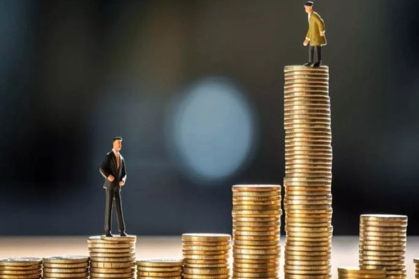 ROMÂNIA, ÎN PRĂPASTIE ECONOMICĂ. ZECI DE MII DE OAMENI CONCEDIAȚI