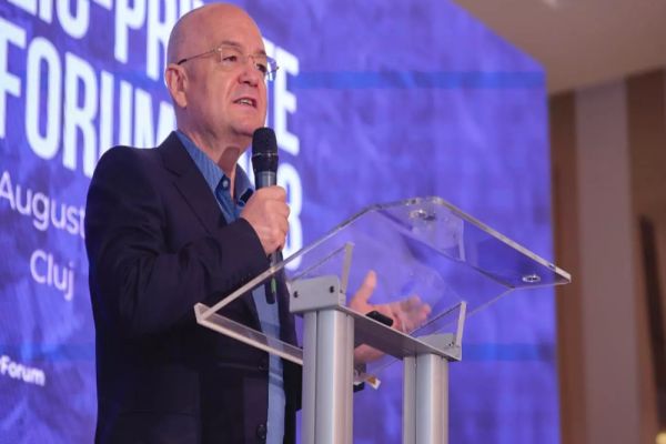 EMIL BOC DESPRE GEOANĂ: „CANDIDAȚII INDEPENDENȚI DACĂ NU AU ALT SUPORT, CAUTĂ BOȚII PENTRU A-ȘI CĂUTA SUSȚINEREA”