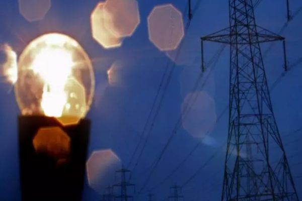 Ministerul Energiei: Vremea severă a provocat avarii la instalațiile electrice