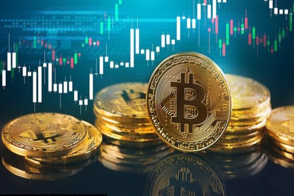 Bitcoin alunecă spre 93.000 de dolari; altcoin-urile se prăbușesc, iar piața intră în zona de „teamă extremă”
