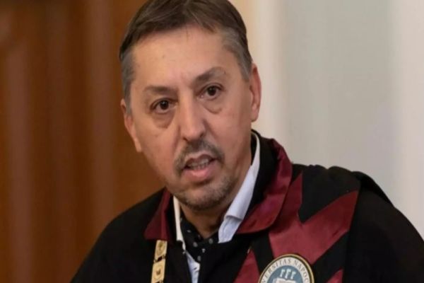 MINISTRUL EDUCAŢIEI SCHIMBĂ PROGRAMUL „SĂPTĂMÂNA ALTFEL” DIN 2025: TEME OBLIGATORII DESPRE DROGURI ŞI VIOLENŢĂ