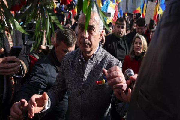 CĂLIN GEORGESCU ÎȘI DEPUNE CANDIDATURA LA PREZIDENȚIALE MÂINE, ÎN ZIUA CELUI MAI MARE PROTEST ÎMPOTRIVA SISTEMULUI: 1 MILION DE OAMENI, ÎN STRADĂ PENTRU DEMOCRAȚIE