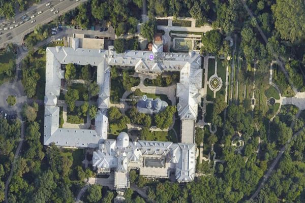 ACCES GRATUIT ÎN CURTEA PALATULUI COTROCENI: ANUNȚUL LUI ILIE BOLOJAN