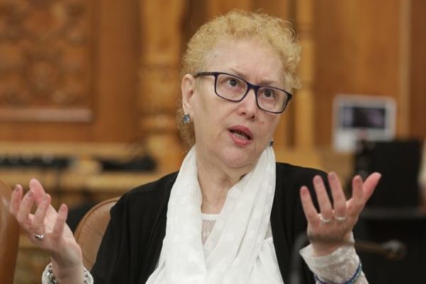 USR: „PSD ȘI PNL BLOCHEAZĂ REVOCAREA RENATEI WEBER! MANDATUL EI A EXPIRAT DIN 2024”