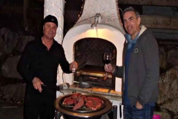 DRAGOȘ ANASTASIU, CONSILIERUL LUI NICUȘOR DAN, ESTE PRIETEN LA CATARAMĂ CU NICU GHEARĂ