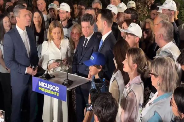 NICUȘOR DAN: „SĂ NE RAPORTĂM CU PRUDENȚĂ LA REZULTATELE EXIT-POLL, NU INCLUD DIASPORA”