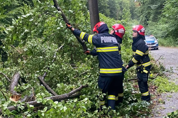 IGSU: FENOMENELE METEO SEVERE AU AFECTAT 81 DE LOCALITĂȚI DIN 19 JUDEȚE 
