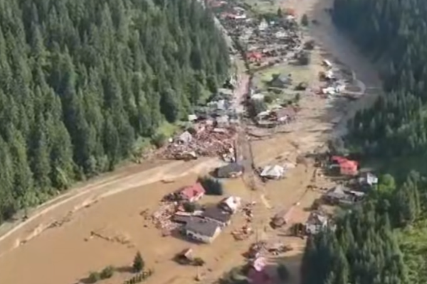 REȚEANUA DE ALIMENTARE CU APĂ POTABILĂ A ORAȘULUI BROȘTENI ESTE DIN NOU FUNCȚIONALĂ. CIRCULAȚIA RUTIERĂ A FOST REDESCHISĂ 