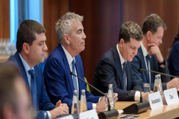 NICUȘOR DAN N-A SEMNAT NICI ACUM DEMISIA LUI ANASTASIU - SURSE. ANCA ALEXANDRESCU ȘI CRISTIAN RIZEA VIN CU DEZVĂLUIRI BOMBĂ DESPRE ÎNCRENGĂTURILE DIN SPATELE VICEPREMIERULUI ȘPĂGAR 