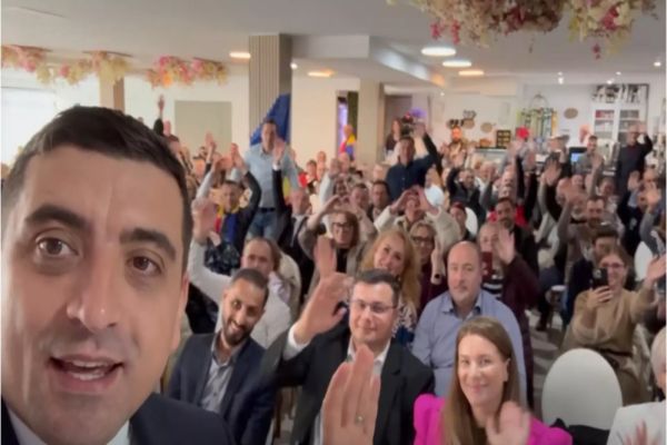 GEORGE SIMION, LA DUBLIN: ”SUNTEM ACEEAȘI NAȚIUNE, CHIAR DACĂ AM FOST SEPARAȚI ARTIFICIAL ÎNTRE ROMĂNII DIN ȚARĂ ȘI ROMÂNII DIN DIASPORA”