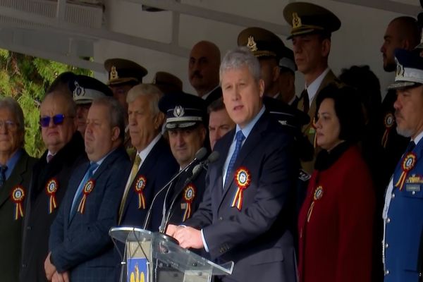 VICEPREMIERUL CĂTĂLIN PREDOIU, ÎNDEMN MOBILIZATOR PENTRU STUDENȚII DIN ANUL I AI ACADEMIEI DE POLIȚIE A.I. CUZA: ”SĂ FIȚI MEREU DE NOTA 10!” - VIDEO