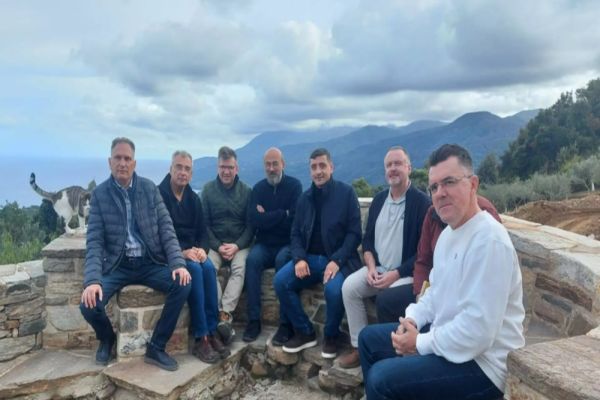 CONDUCEREA AUR, ÎN FRUNTE CU GEORGE SIMION, A AJUNS LA MUNTELE ATHOS - FOTO