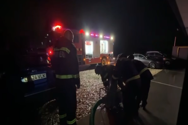 PESTE 40 DE LOCALITĂȚI AFECTATE DE PLOI ȘI VIJELII ÎN ULTIMELE ORE 