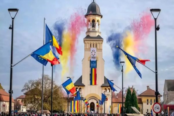 Mii de români alături de Georgescu și Simion de 1 Decembrie. Realitatea PLUS, transmisiuni maraton din mijlocul suveraniștilor - LIVE TEXT/VIDEO