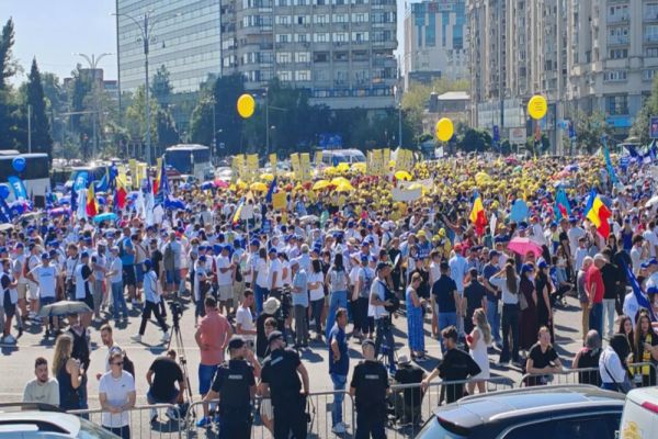 Negocieri cruciale pe tăierile salariale în sectoare bugetare. Premierul, sindicatele și patronatele discută săptămâna viitoare – SURSE