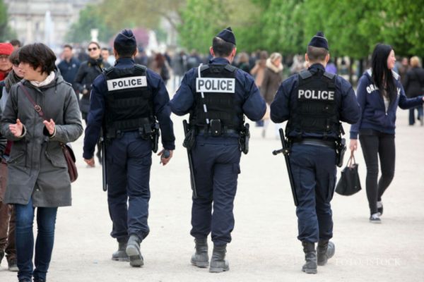 Fetiță de 12 ani, împușcată în timpul unei intervenții a poliției germane: copilul se află în stare critică