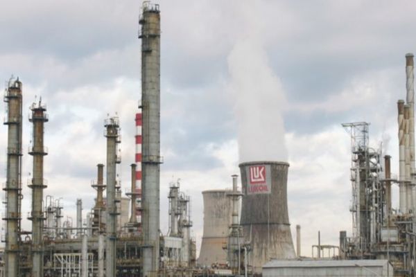 Criza Lukoil lovește din plin: motorina premium depășește 8 lei/litru