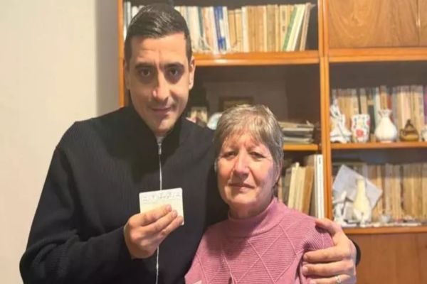 George Simion, mesaj emoționant în ziua alegerilor locale: „Mama m-a rugat să vă transmit - dacă nu ieșim azi la vot, nu avem de ce să ieșim la proteste apoi!”