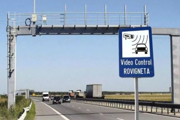 Tot ce trebuie să știi despre rovinietă în 2026. Cât scoți din buzunar, unde poți plăti și ce riști dacă ești prins fără taxa de drum