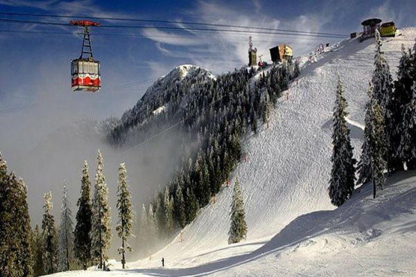 Cea mai lungă pârtie de schi din România, deschisă la Straja. Schiorii pot coborî 8,2 kilometri fără oprire