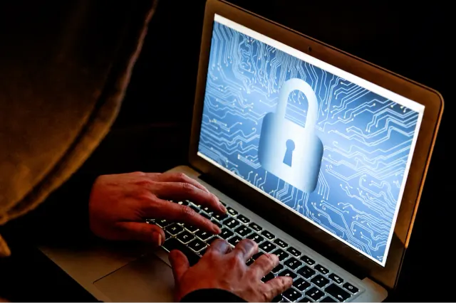 Atac cibernetic major în Republica Moldova: datele a sute de mii de persoane, vizate de hackeri