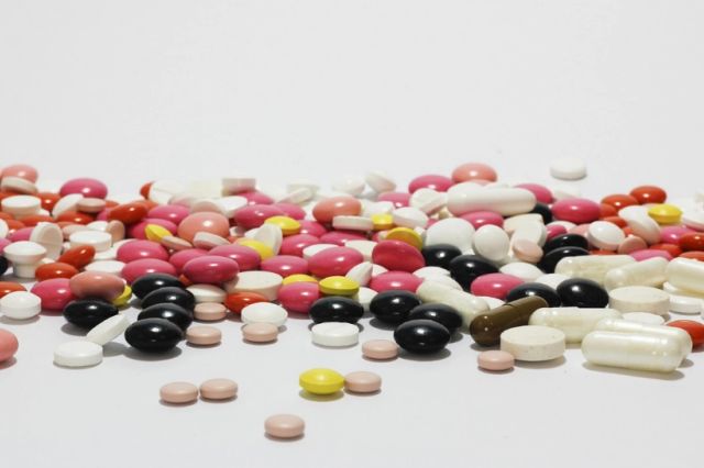 Producătorii de medicamente le transmit românilor că nu este cazul să-și facă stocuri