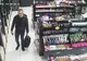 Un tânăr care a furat două parfumuri din magazinul Bucovina este căutat de poliție