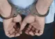 Șofer beat și agresiv încătușat de polițiști după ce a provocat un accident rutier