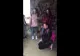 Individ filmat în timp ce fură haine dintr-un magazin din mall VIDEO