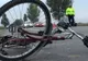A accidentat cu mașina o biciclistă și a fugit de la fața locului