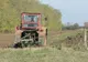 Adolescent prins conducând un tractor neînmatriculat