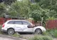 Suceava. Un șofer a rupt un stâlp și a distrus gardul unei locuințe VIDEO