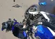 Un tânăr cu poliția pe urme a intrat cu motocicleta în șanț