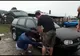 Un localnic din Moldovița a tăiat cauciucurile mașinilor unor turiști și a aruncat cu pietre în mocăniță VIDEO
