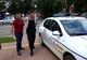 Individul care a aruncat cu pietre în mocăniță și a tăiat cauciucurile mașinilor unor turiști a fost reținut VIDEO