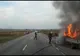 O autoutilitară a luat foc în mers, pe raza localității Cumpărătura VIDEO