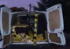 Microbuz plin cu țigări de contrabandă, depistat de polițiștii de frontieră în curtea unei case din Lupcina VIDEO