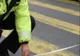 O fetiță de 12 ani a fost rănită grav de o șoferiță care a trecut pe roșu