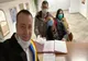 Căsătorii în timpul coronaviruslui, la Primăria Suceava. Mirii și miresele cu măști și mănuși de protecție FOTO