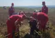 A intrat în fântână să-și salveze capra și a rămas blocat (FOTO/VIDEO)