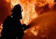 Incendiu în Câmpulung Moldovenesc. Focul a izbucnit de la un cablu electric defect