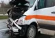 S-a oprit cu ambulanța în parapet! Pacienta transportată a avut nevoie de îngrijiri medicale